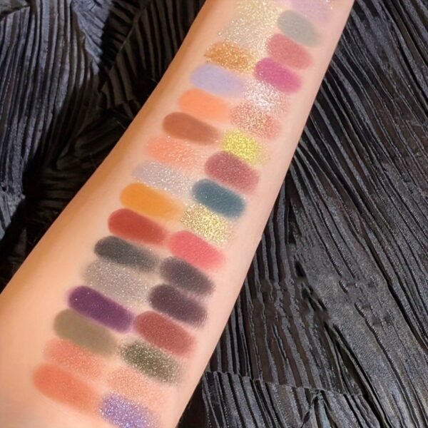 40 color eyeshadow palette – matte & metallic shimmer